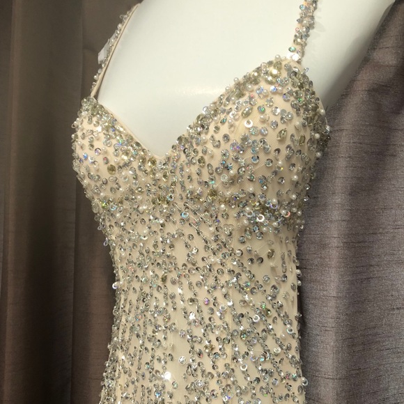 Sean collection GORGEOUS dazzling prom dress - Picture 4 of 8